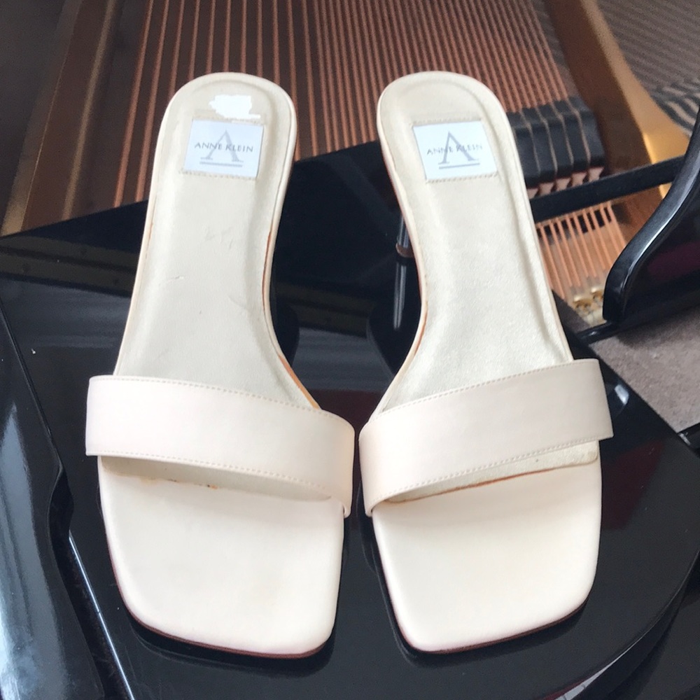 Ann Klein Champagne Satin slides - Picture 2 of 10